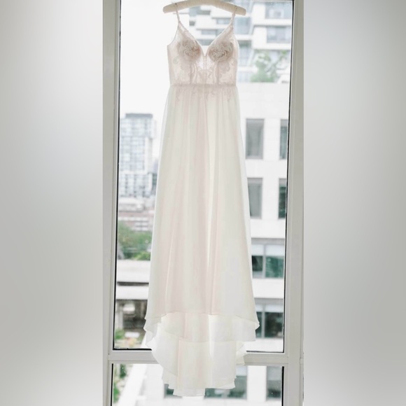 Ivory Wedding Dress/Gown - Picture 3 of 4